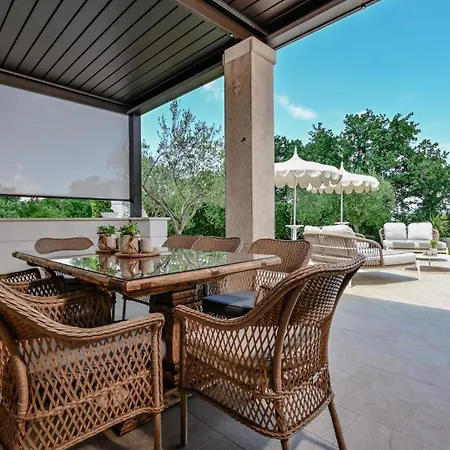 Villa Luxury Prova1 *