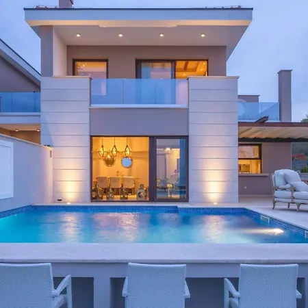 Luxury Prova1 * Malinska