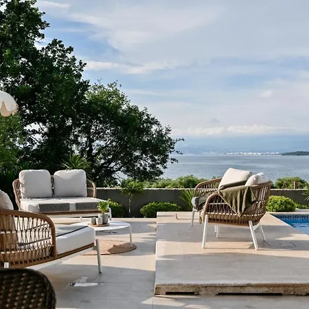 Villa Luxury Prova1 *